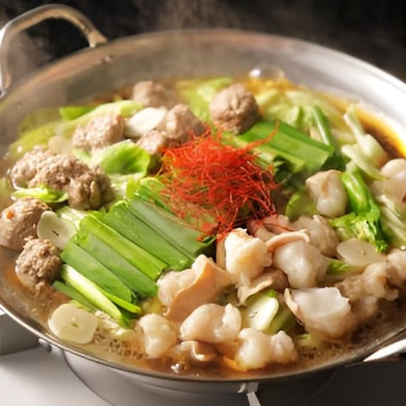 【北海道】ご贈答で喜ばれる 十勝豊西牛 もつ鍋ギフト 濃厚味噌(生ホルモン250g×2、鍋用牛つみれ200g×1、味噌スープ330g×2、鍋用ラーメン80g×2)