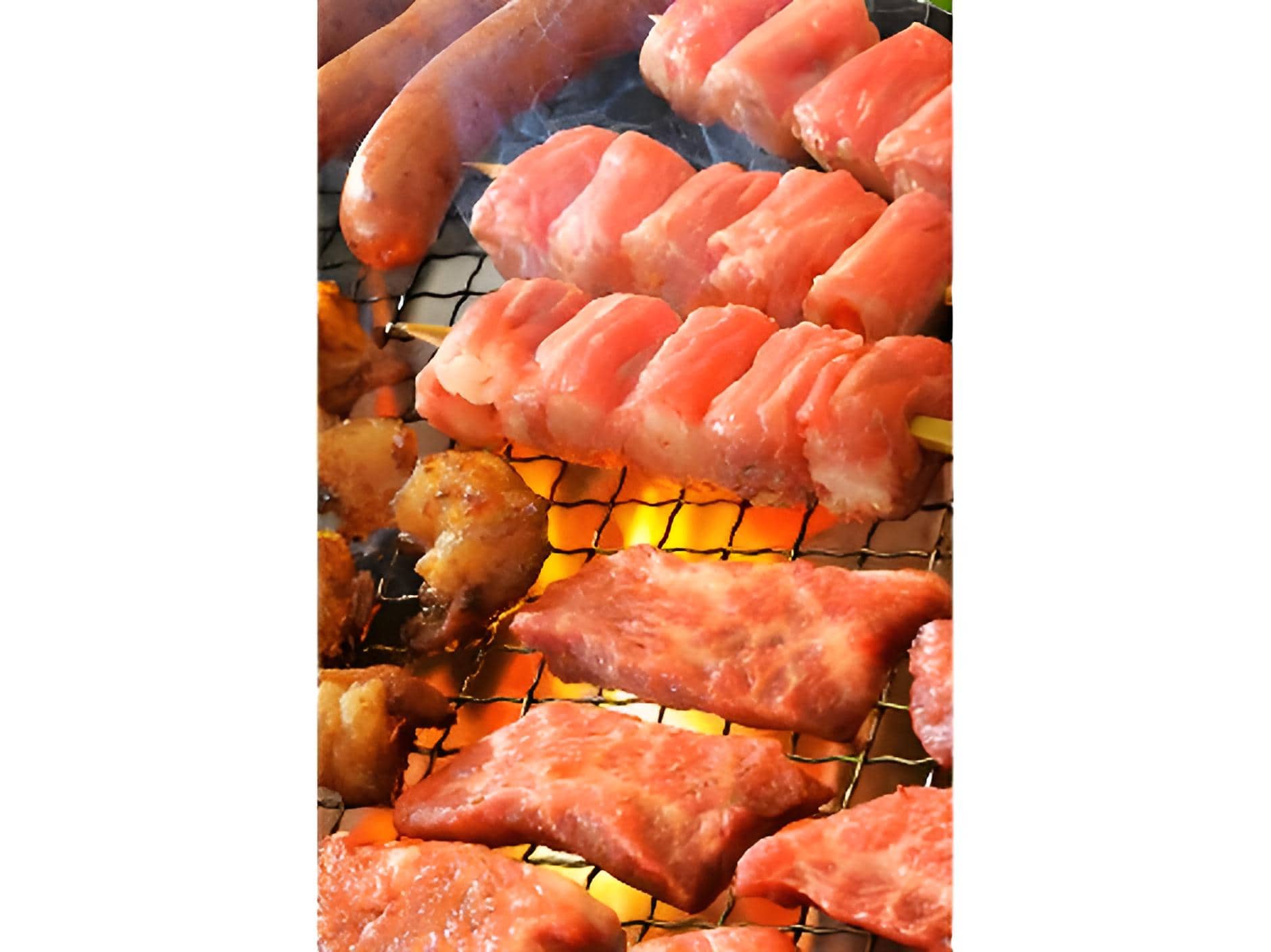 【北海道】ご贈答用 十勝豊西牛 焼肉ギフト(ミスジ焼肉用300g、塩ホルモン200g、カルビ串40g×3本(ソース付)、ウインナーソーセージ150g(5本入)、ソース30g×2)