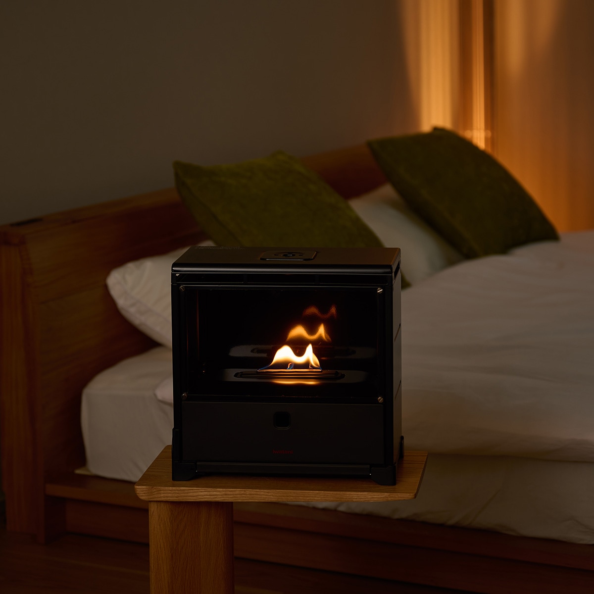 イワタニ Iwatani 岩谷 カセットガス暖炉 MY DANRO CB-MDR-1 ブラック マイ暖炉 MY暖炉 ブラック