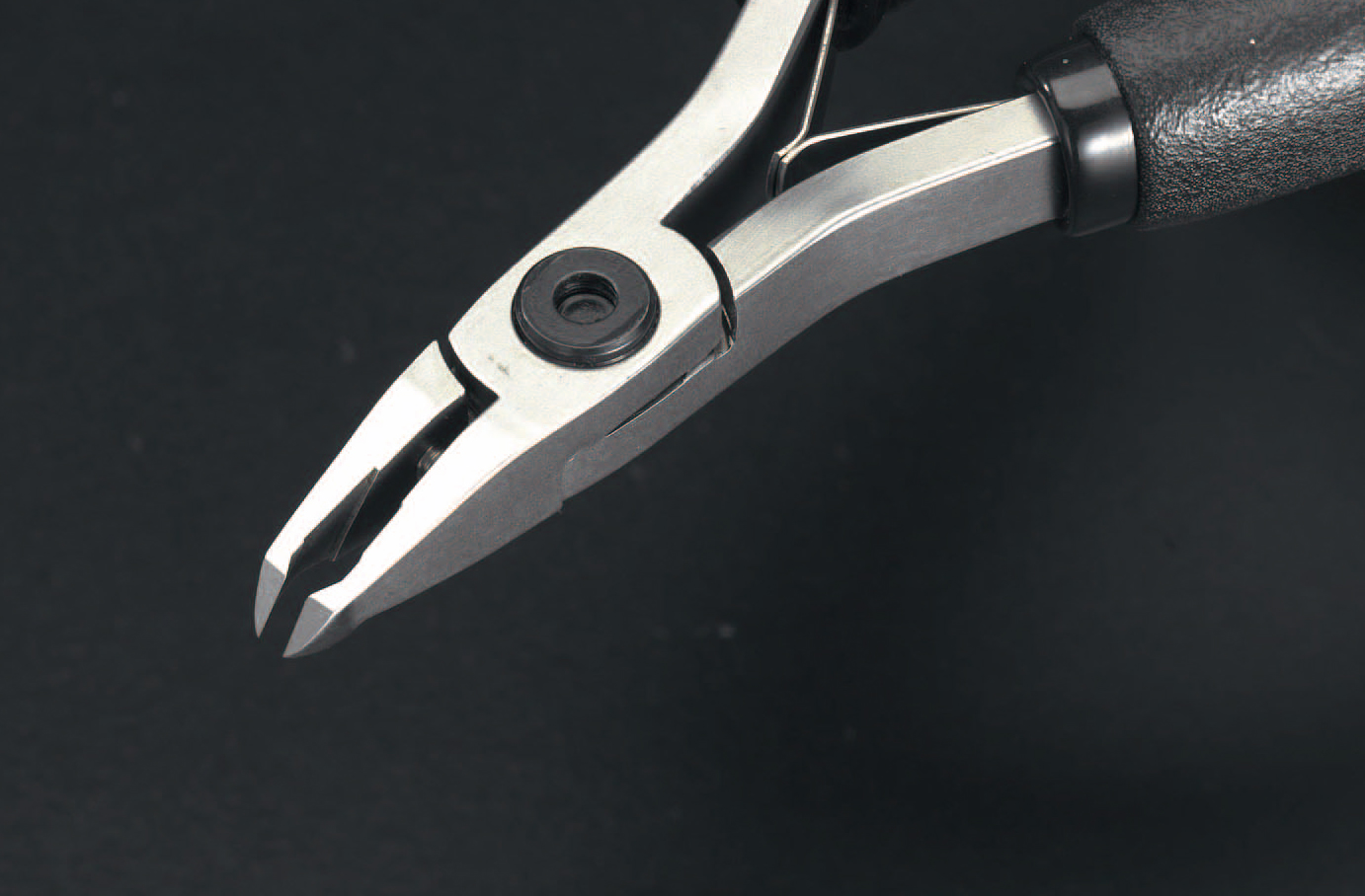 EA535TL-1 エスコ ESCO 125mm 精密用ニッパー(レーザーフラッシュ/ESD/4.1mm)