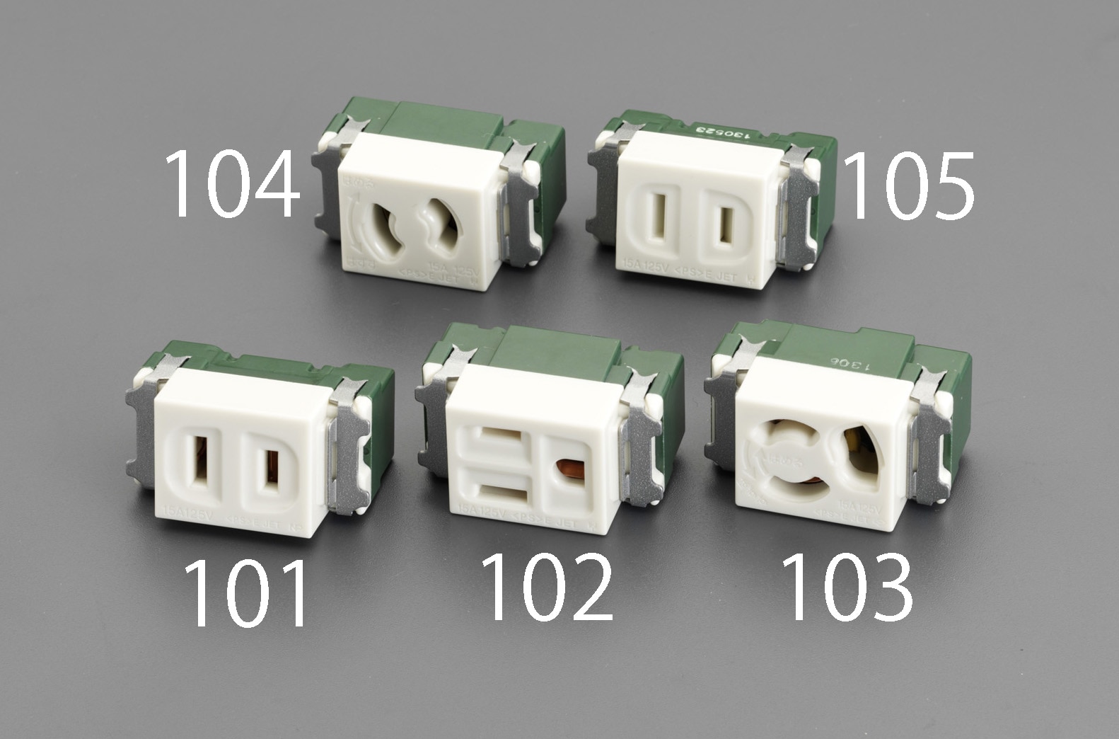 EA940CE-102 エスコ ESCO 125V/15A 埋込コンセント 1口/接地付