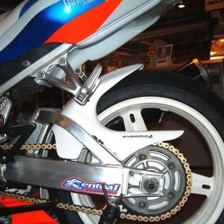 07015C ピラミッドプラスチック Pyramid Plastics ハガー 01年-02年 GSX-R1000 白