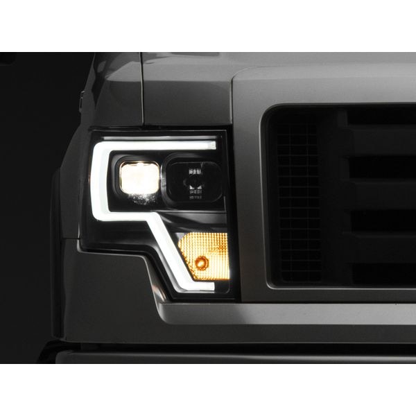 Raxiom 09年-14年 F-150 Projector ヘッドライト w/ LED Accent- ブラック Housing (クリア Lens)