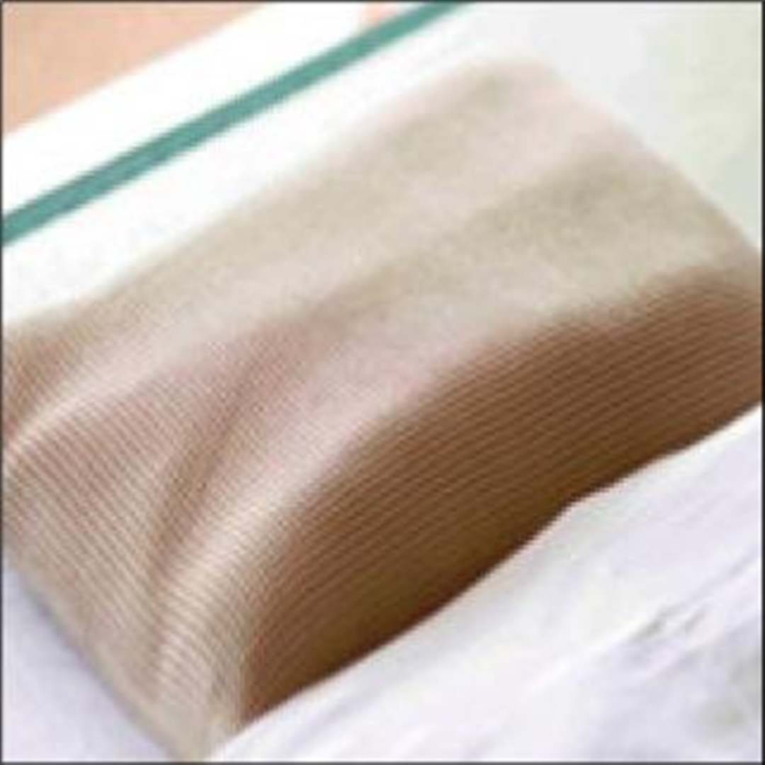 杉チップ枕 杉にこだわる磐城高箸が作った眠り杉枕 高級割り箸「杉九寸柾目利休箸」から作る杉枕（少量しか取れない赤バージョン）