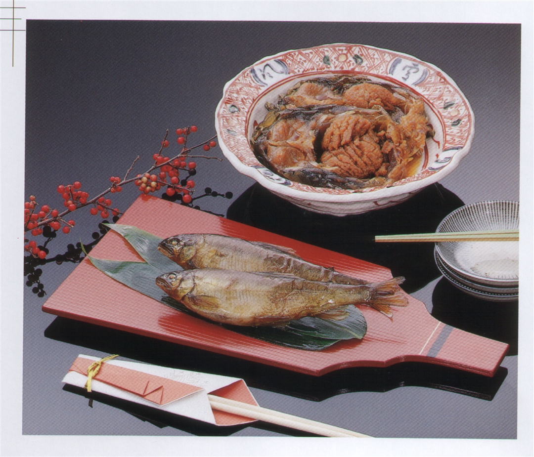 おもてなしギフト 鮎の佃煮 土浦の老舗 小松屋の鮎の佃煮 笹鮎 香りを生かし骨までお召し上がりいただけるよう柔かく煮きあげました